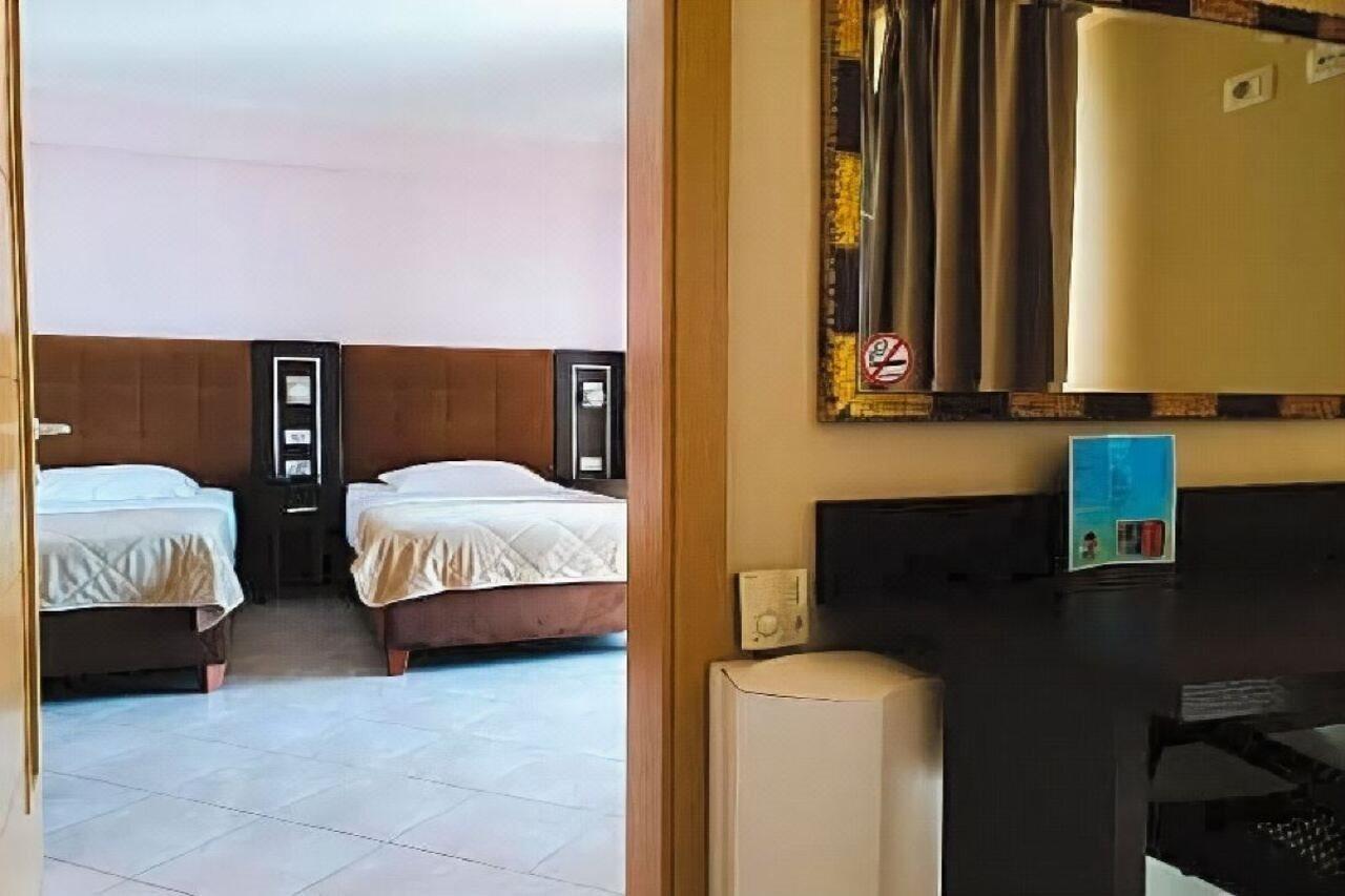 Hotel Nais Beach Durrës 외부 사진