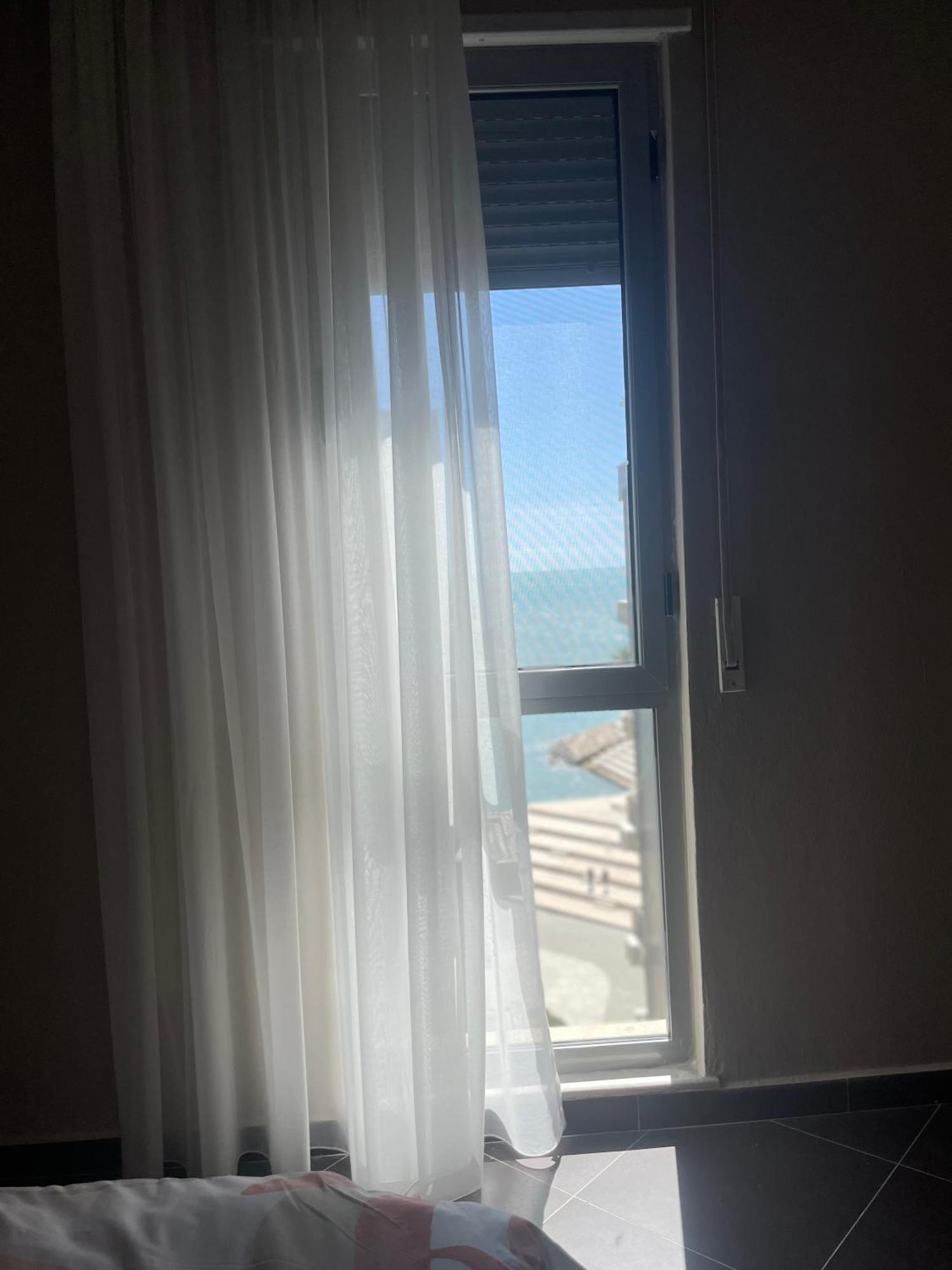 Hotel Nais Beach Durrës 외부 사진