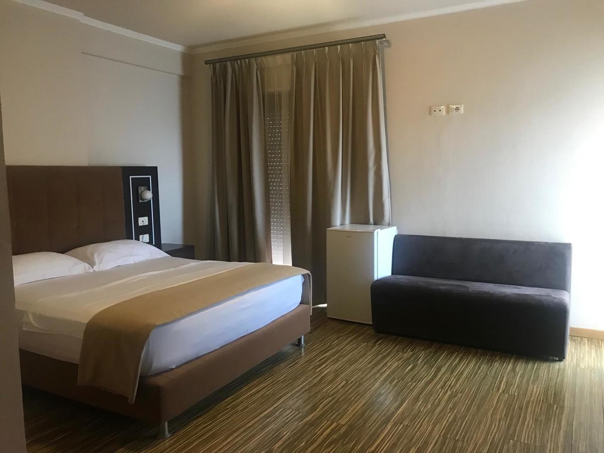 Hotel Nais Beach Durrës 외부 사진