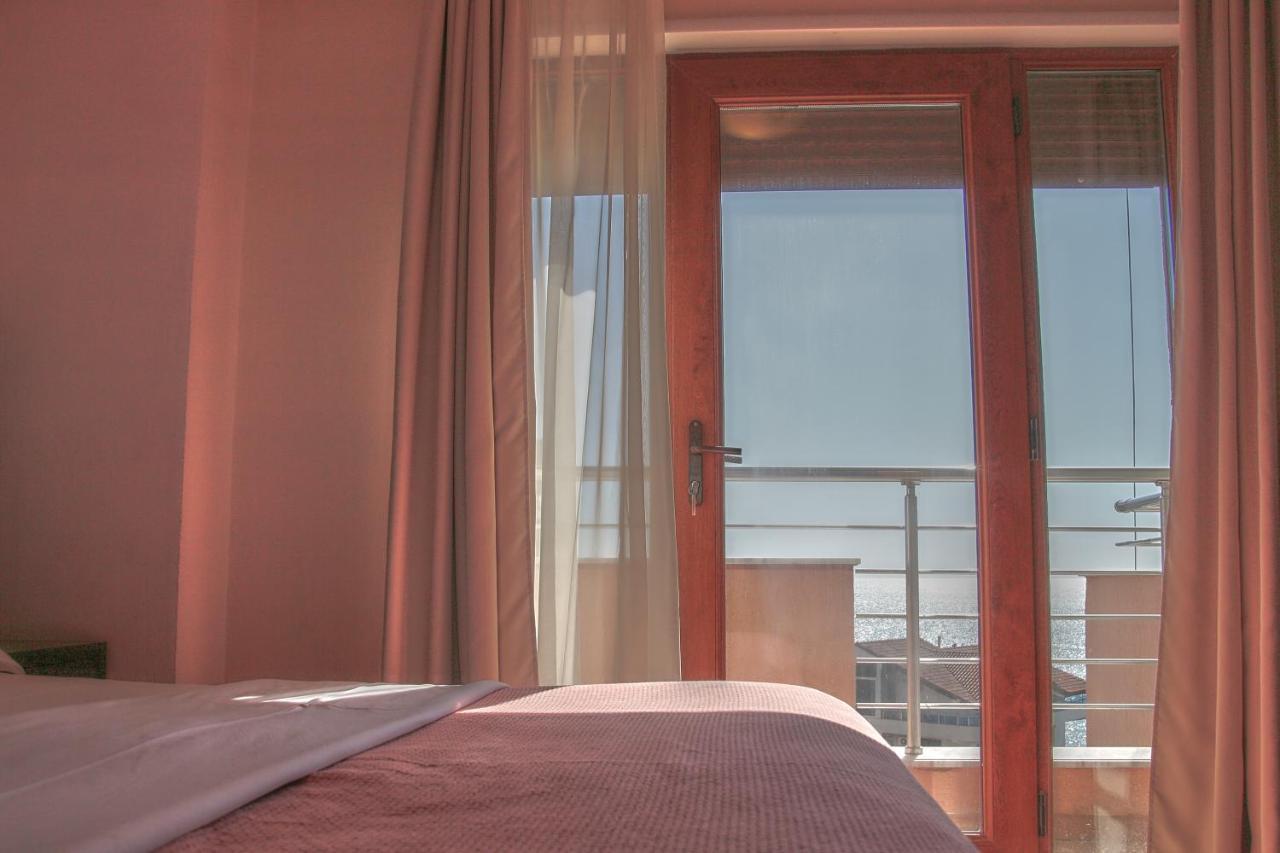 Hotel Nais Beach Durrës 외부 사진